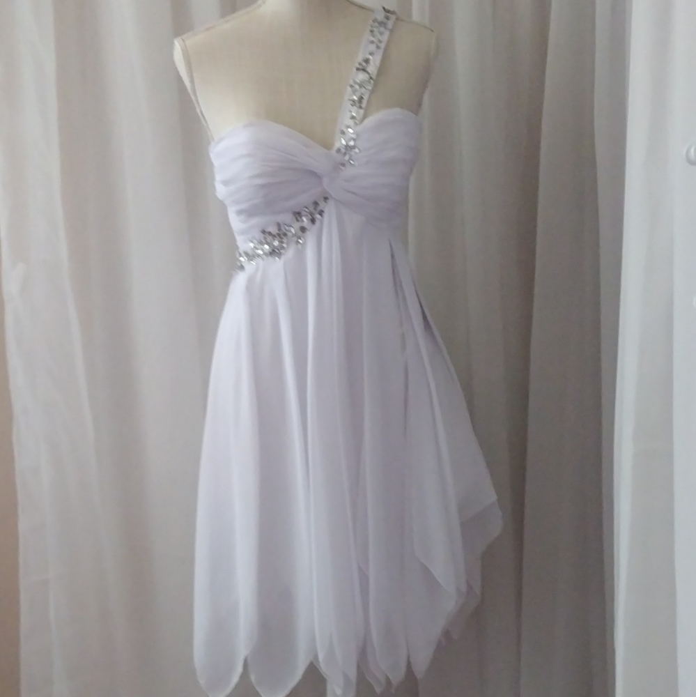 Bridal/Prom/Party/Formal Dress. See measurements